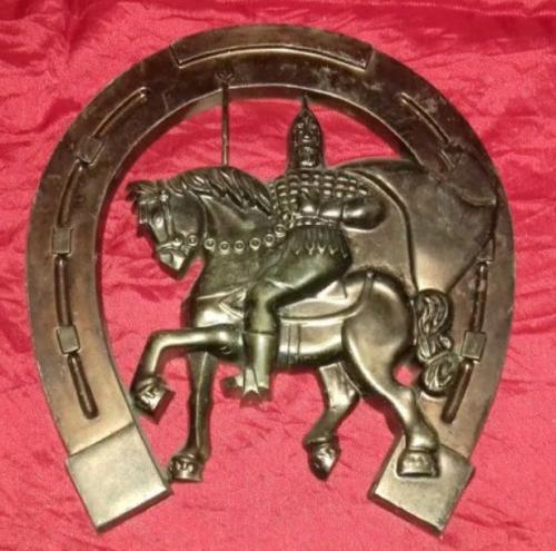 Как выбрать правильную подкову для интерьера