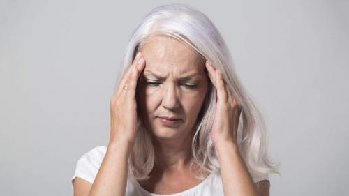 Какие источники витамина D можно использовать для поддержания его уровня в организме в период менопаузы и при климаксе