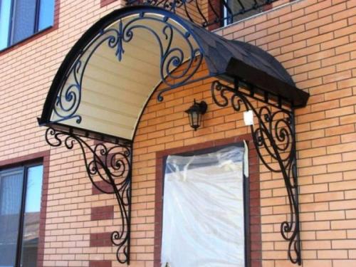 Как выбрать материал для покрытия навеса над крыльцом