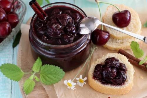 Отличительные особенности белой вишни