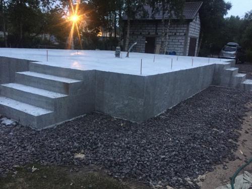 Монолитный фундамент для частного дома. Плюсы железобетонного монолитного фундамента