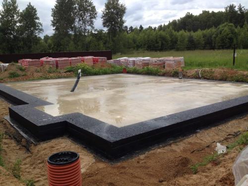 Монолитный фундамент для частного дома. Плюсы железобетонного монолитного фундамента