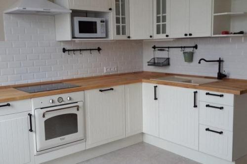 Выдвижная столешница икеа. ИКЕА столешницы для кухни: каталог с размерами, цена