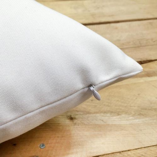 Сколько декоративных подушек нужно на диван. Общие правила при подборе декоративных подушек