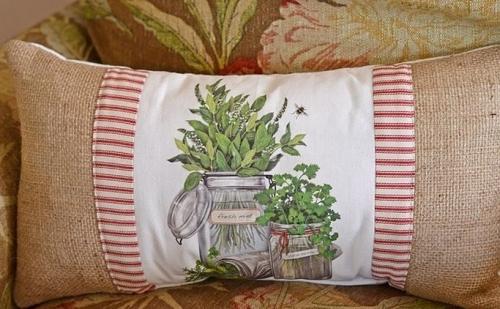 Как сшить подушку валик своими руками. Содержание