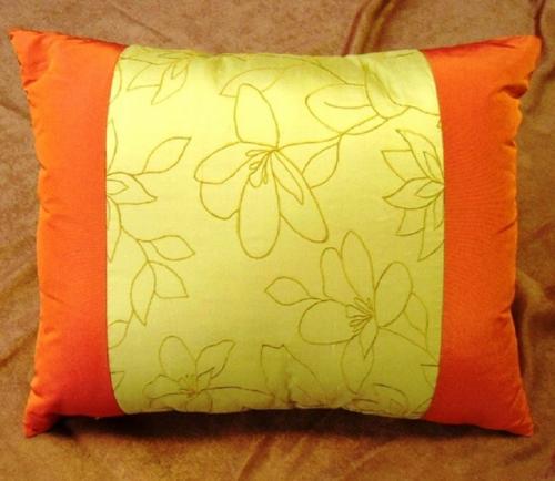 Подушка-валик размеры. Как сшить подушку валик своими руками: выкройки, размеры для дивана