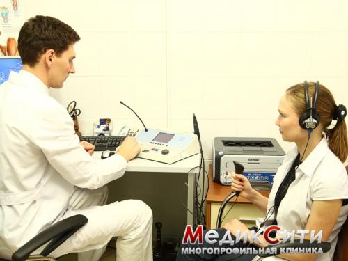 Можно ли капать борную кислоту в ухо ребенку. Лечение отита 01