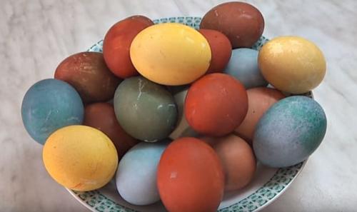 Покрасить яйца народными средствами. 15 Лучших Способов чем и как покрасить ЯЙЦА на ПАСХУ 2022: просто и красиво