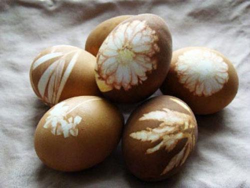 Необычные способы покраски яиц. Красим яйца на Пасху: оригинальные идеи