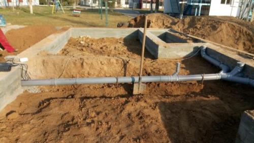 Черновая стяжка пола по грунту своими руками. Особенности устройства пола по грунту