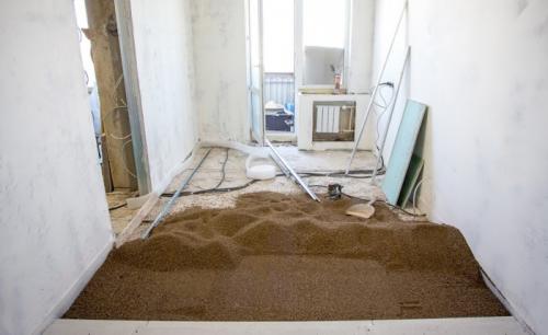 Как выровнять пол керамзитом. Технология выравнивания