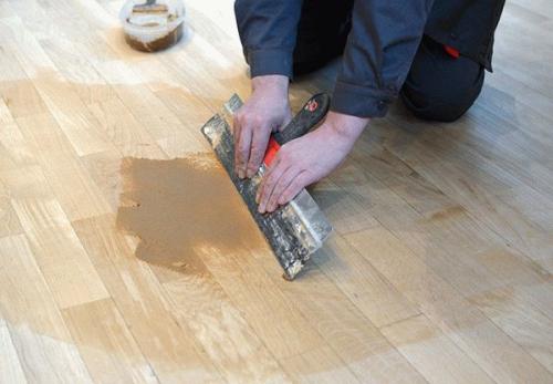 Как выровнять пол деревянный. Выравнивание деревянного пола: 6 способов исправить кривое положение