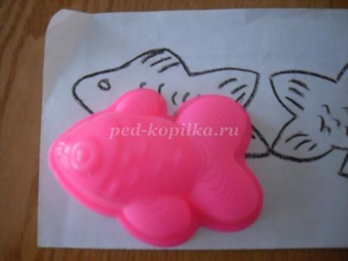 Как нарисовать аквариум с рыбками ребенку. Пошаговый процесс 06 Как нарисовать аквариум с рыбками ребенку. Пошаговый процесс 06