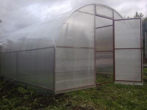 Когда лучше менять поликарбонат на теплице. Каков срок службы поликарбоната для теплицы