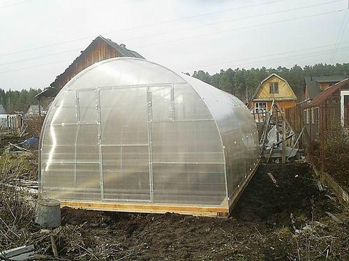 Когда лучше менять поликарбонат на теплице. Каков срок службы поликарбоната для теплицы