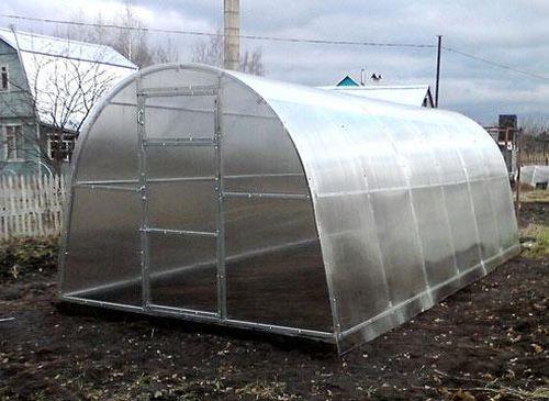 Когда лучше менять поликарбонат на теплице. Каков срок службы поликарбоната для теплицы