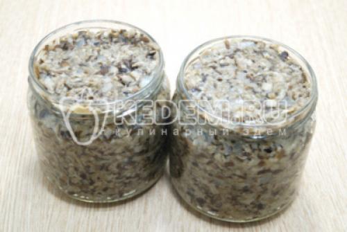 Икра грибная с чесноком. Грибная икра из опят с чесноком на зиму 11