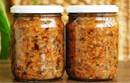 Грибная икра с чесноком и помидорами. Грибная икра из варенных грибов: самые вкусные рецепты на зиму