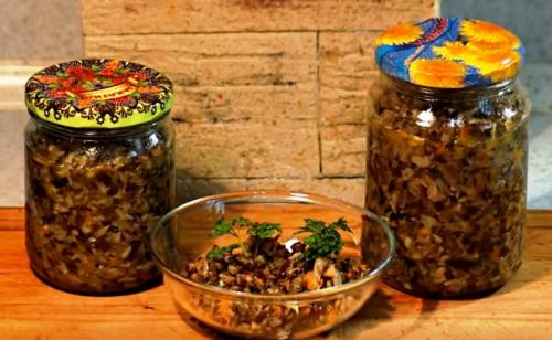 Грибная икра с чесноком и помидорами. Грибная икра из варенных грибов: самые вкусные рецепты на зиму