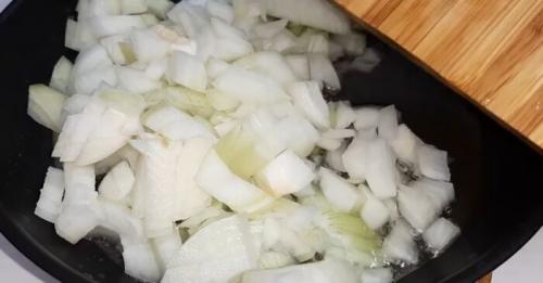 Грибная икра на зиму без стерилизации. Икра грибная на зиму с морковью и луком через мясорубку