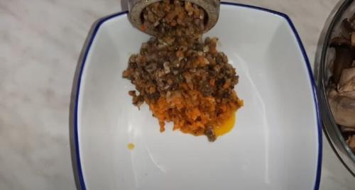 Грибная икра на зиму без стерилизации. Икра грибная на зиму с морковью и луком через мясорубку