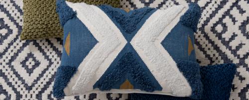 Восточный стиль в интерьере: как правильно подобрать подушку 13