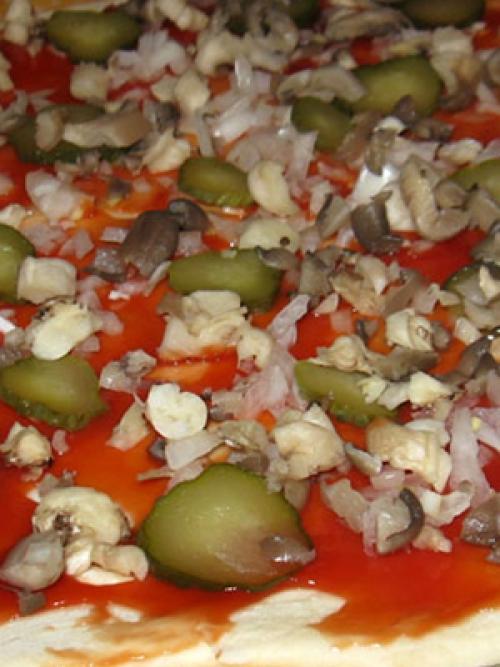 Можно ли использовать маринованную грибную икру в качестве начинки для пиццы. Пицца с сыром и маринованными опятами