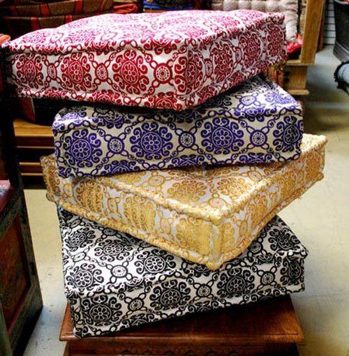 Что такое восточный стиль подушке. Как выглядят восточные подушки?