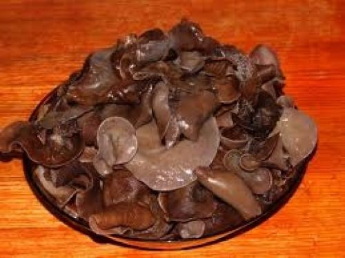 Какие ингредиенты используются для приготовления грибной икры из соленых грибов