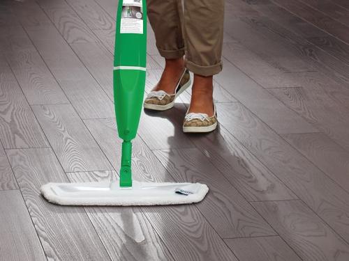 Как использовать песок для выравнивания деревянного пола 06