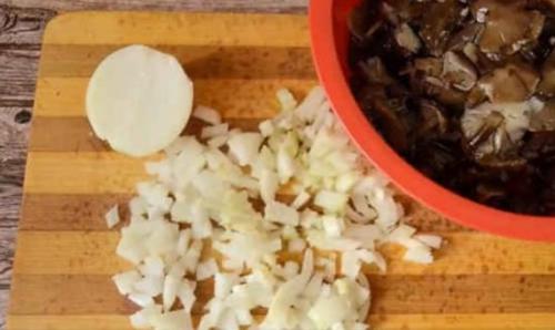 Икра из опят с луком и морковью и чесноком. Грибная икра из опят на зиму через мясорубку. Рецепт с луком, морковью и чесноком
