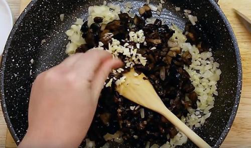 Что можно приготовить из соленых грибов. Вкусные блюда из соленых грибов