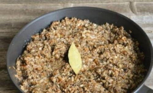 Икра из грибов с чесноком. Грибная икра из вареных грибов с чесноком