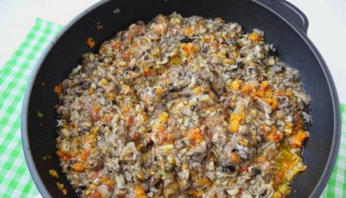 Рецепт икра из грибов с болгарским перцем на зиму. Икра из вареных грибов с морковью и луком