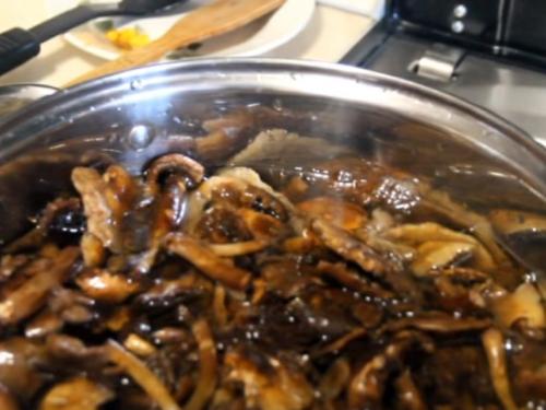 Грибная икра из опят на зиму. Грибная икра из опят с чесноком через мясорубку