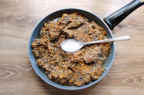 Икра из коровников на зиму. Грибная икра через мясорубку на зиму