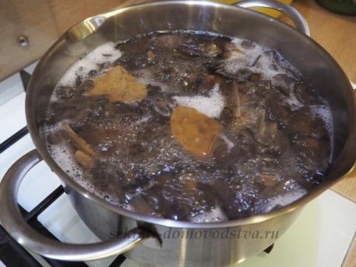 Грибная икра с помидорами и болгарским перцем. Самый вкусный рецепт икры из вареных грибов