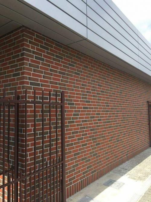 Какие факторы следует учитывать при выборе фасадных панелей